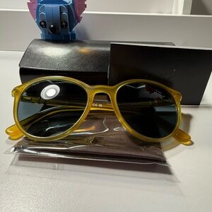 Brand New Persol PO3350 Sunglasses – Color: Miele
